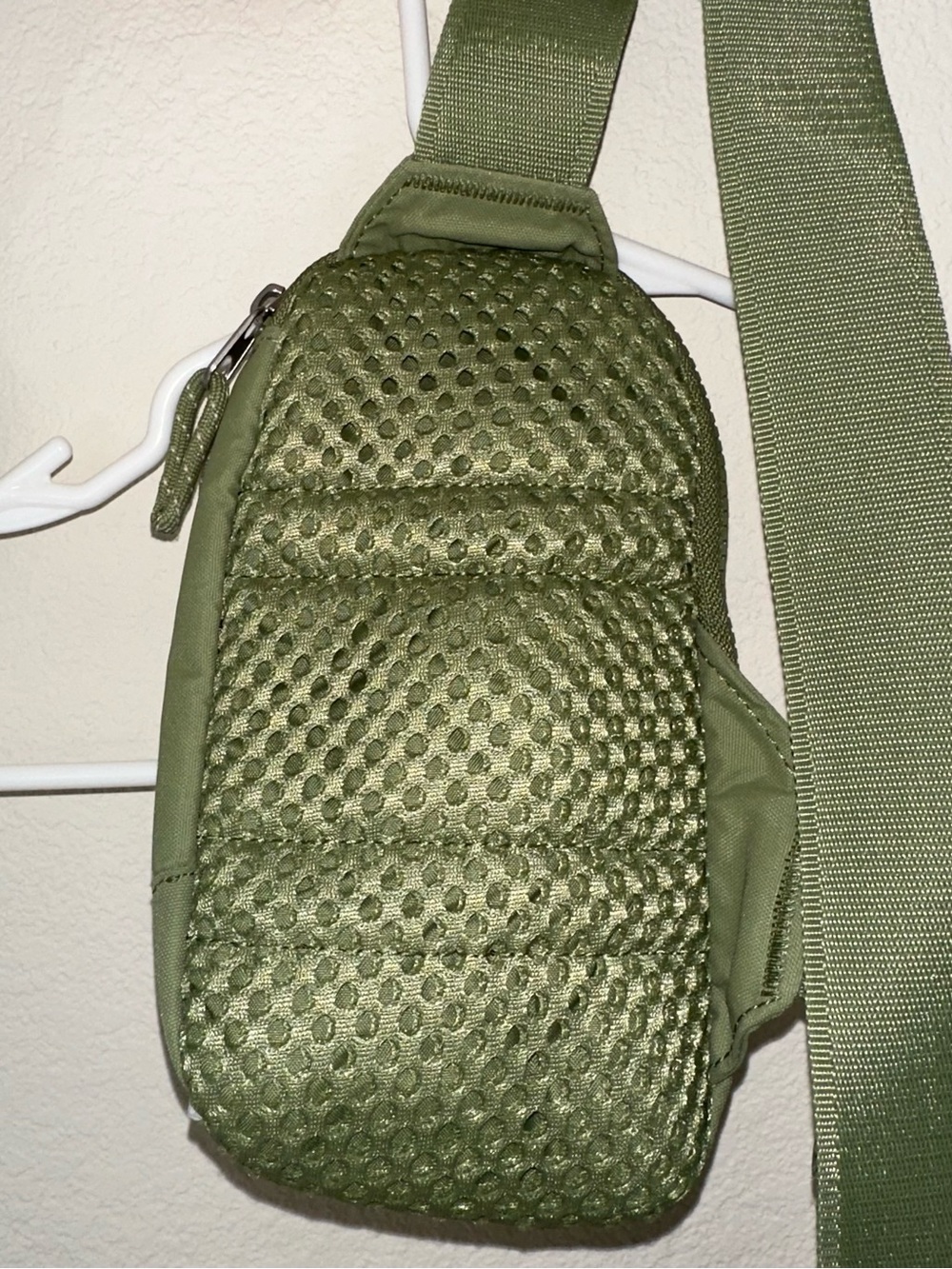 Nike Sportswear Essentials Crossbody Bag - Picture 3 of 8